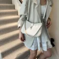 Bolso de hombro retro francés para mujer, bolso de silla de moda versátil para primavera. - Blanco