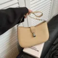 French retro woven underarm shoulder bag for women, stylish commuting beige crossbody saddle bag. - Khaki