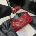 Bolso de hombro de moto vintage rojo para mujer, elegante bolso de axila con hebillas. - Rojo