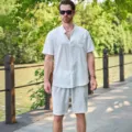 Herren Sommer Jacquard Kurzarm Hemd und Shorts Set Lässiger Stehkragen Detailansicht - 2XL / Oberteil und Unterteil / Weiß