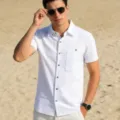 Herren Freizeit weißes Kurzarm Leinenhemd, klassisches Revers Design für Sommer Strand. - S / Oberteile / Weiß
