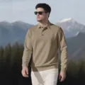 Polo de manga larga para hombre con cuello clásico, tapeta de botones y textura de punto. - S / Tops / Caqui