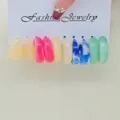 Juego de pendientes de aro de resina macaron de verano con diseños de C jaspeados - 五对装款式一