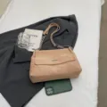 Elegante bolso de hombro con cadena para mujer tote minimalista de ante bolso de axila - Caqui