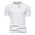 T-shirt Henley homme blanc uni manches courtes avec patte de boutonage en coton doux et confortable. - M / Hauts / Blanc