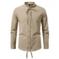 Gedetailleerd overzicht van de linnen overhemdkraag, decoratieve koorden en de knoopsluiting. - S / Tops / Khaki