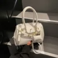 Bolso de mano de lujo blanco de moda para mujer, elegante bandolera y bolso superior 2025 - Con Colgante / Blanco Roto