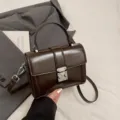Bolso de hombro estilo coreano versatil retro box bag para mujer verano moda nueva. - Estilo A / Estilo A Café