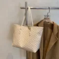 Schickes Monogramm Shopper Tasche große Kapazität PU Leder Tasche lässiges Damen Modell - Gebrochenes Weiß