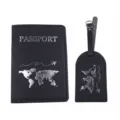 Set porta passaporto ed etichetta valigia in ecopelle nera con design mappa del mondo. - Portapassaporto E Etichetta Per Bagagli / Nero Stampa in Argento