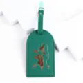 Etichetta per valigia in pelle PU verde scuro con mappa del mondo dorata e cinturino. - Verde