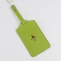 Etichetta per valigia in pelle PU verde con motivo di aereo in metallo e fibbia per viaggi. - Verde