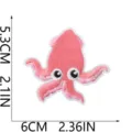Niedlicher rosa Tintenfisch Bestickter Aufnäher, detaillierter Ozean Oktopus Badge für Kleidung. - Rosa Oktopus-Stil