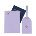 Lavendelviolette PU-Leder Reisepasshülle und passendes Gepäckanhänger-Set mit Flugzeug-Charms - Hellviolett