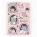 Bonita funda de pasaporte de piel PU rosa con tierno estampado de animales, elegante y útil. - Estilo Animales del Bosque / Rosa