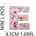 Toppa ricamata lettera E con motivo floreale rosa, simpatica decorazione per vestiti. - C13SH-07-E