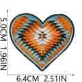 Vista detallada del parche de corazón bordado estilo western vintage motivo geométrico - Estilo Geométrico Corazón (C28SD-12-12)