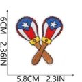 Nahaufnahme des bestickten Aufnähers mit Puerto Rico Flagge und Maracas, feine Nähte. - Bestickter Aufnäher(C25QG-11-05)