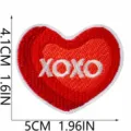 Rotes Herz bestickter Aufnäher mit XOXO Text DIY Kleidung Jacke Reparatur Abzeichen - Herz XOXO Stil