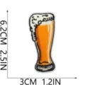 Nahaufnahme des Bierglas Stickaufnähers mit feiner Nahtstruktur und genauen Maßen. - Bierform Stil (W27PJ-09-07)