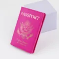 Custodia passaporto rosa stemma USA, portafoglio da viaggio pelle PU, organizzatore documenti. - Rosso rosa