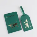 Set copripassaporto ed etichetta valigia in pelle verde con mappa del mondo dorata. - Portapassaporto E Etichetta Per Bagagli / Verde