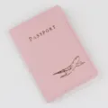 Rosa PU Leder Reisepasshülle mit goldenem Flugzeug Design und Pass Aufschrift für Reisen. - Rosa