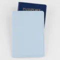 Copripassaporto in pelle PU azzurra, porta documenti impermeabile con cuciture curate. - Azzurro