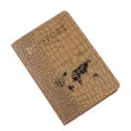 PU Leder Reisepasshülle mit Kroko-Muster, goldener Weltkarte und Pass-Aufschrift. - Krokodilmuster Khaki