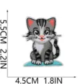 Süßer grauer getigerter Katzen Stickaufnäher zum Aufbügeln DIY Kleidung Deko Detailansicht - Tigerkatze auf Blauem Futter (X31XM-09-21)