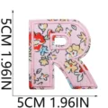 Toppa ricamata lettera R con fiori rosa, distintivo in tessuto per vestiti e borse 5cm - C13SH-07-R