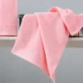 Serviette de bain rose en pur coton doux pour la maison, design absorbant unie. - Rose
