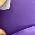 Textura detallada de tela no tejida púrpura para caja de almacenamiento plegable. - Tamaño Regular: 27*27*28CM / Púrpura