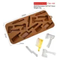 Molde de silicona marrón con formas de cuchillos y hachas de Halloween para dulces resina - Cuchillo y Hacha de Halloween (CM-149) / Café
