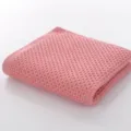 Serviette en coton pur tissage gaufré rose, douce respirante couleur unie pour bébé - 74x33 cm / Rouge Vif
