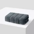 Serviette de visage en coton rayé gris foncé, produit de bain doux pour la maison variant - Gris Élégant