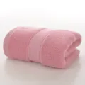 Asciugamano viso in cotone rosa tinta unita per uso domestico giornaliero, morbido. - rosa ciliegia