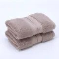 Ensemble de serviettes de visage unies en coton doux, style hôtelier de couleur kaki clair - Chameau