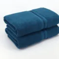 Lot de deux serviettes de bain bleu foncé 100% coton, douces, absorbantes et de qualité. - 150x70cm / Indigo