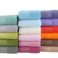 Morbido telo da bagno in puro cotone in vari colori vivaci con un elegante design in rilievo. - 140x70cm / Colori Misti
