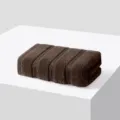 Serviette de visage en coton marron foncé, serviette de bain texturée douce pour usage quotidien. - Café