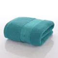 Effen katoenen badhanddoek voor hotel en thuis, zachte absorberende cyaan handdoekvariant. - Azuurblauw