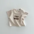 Detalle de camiseta de manga corta de algodón para bebé con lindo estampado de osito. - 66cm / Caqui
