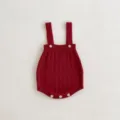 Baby Strick Overall Detailansicht, roter ärmelloser Strampler mit Knöpfen, süße Babykleidung - 66cm / Weinroter Strampler