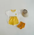 Baby Sommer Kurzarm T-Shirt Shorts Set, gelbes Freizeit Kleinkind Outfit mit Socken. - Banane