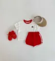Kleinkind Sommer Kurzarm T-Shirt und Shorts Set mit niedlichen Kirschen in rot und weiß. - Kirsche