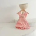 Carino set tutina per neonata rosa con spalline volant e ricami floreali delicati. - Salopette Rosa (A-1)