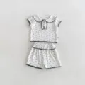 Completo estivo per neonata, t-shirt con colletto alla marinara e pantaloncini con fiocchi. - 66cm / Bianco avorio