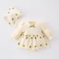 Süßes Langarm Waffel Strampler Set für Babys mit Blumen Tüllrock und passender Haube. - 66cm / Aprikose