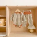 Set neonato in cotone a quadri, tutina a maniche lunghe e pantaloni a vita alta molto comodi. - 90cm / Grigio